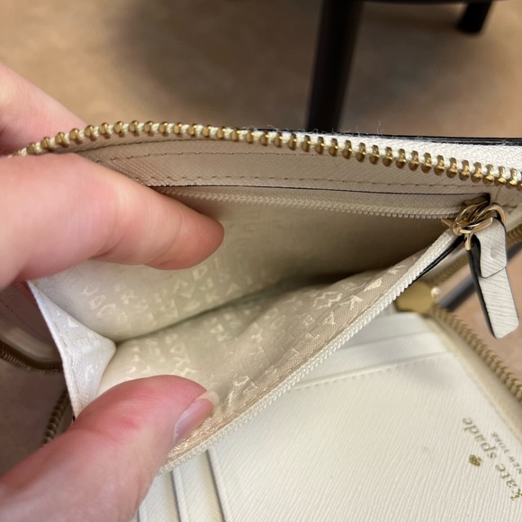 Kate Spade Wallet EUC - Picture 8 of 8